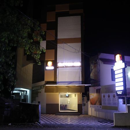 Puthens Clifton Inn Kottayam Exterior photo